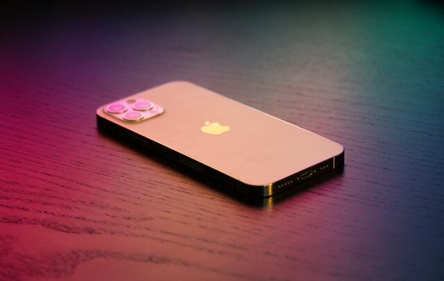 Jak włączyć NFC w iPhonie? Podpowiadamy